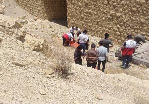 واژگونی پژو ۴۰۵ با سه مصدوم در قیروکارزین
