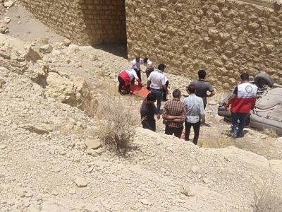 واژگونی پژو ۴۰۵ با سه مصدوم در قیروکارزین