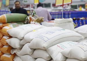 تنظیم بازار قیروکارزین با توزیع کالاهای اساسی