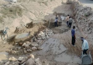 اجرای عملیات سنگ چین در رودخانه فصلی کارزین
